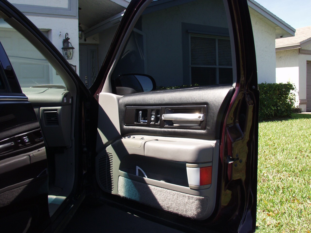 Impala SS Custom Interior, front